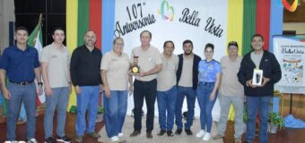 𝐁𝐞𝐥𝐥𝐚 𝐕𝐢𝐬𝐭𝐚, 𝐯𝐨𝐥𝐯𝐢ó 𝐚 𝐝𝐞𝐣𝐚𝐫 𝐞𝐧 𝐜𝐚𝐬𝐚 𝐞𝐥 𝟏° 𝐏𝐮𝐞𝐬𝐭𝐨 – 𝐈𝐧𝐭𝐞𝐫𝐦𝐮𝐧𝐢𝐜𝐢𝐩𝐚𝐥 𝐝𝐞 𝐂𝐨𝐧𝐟𝐫𝐚𝐭𝐞𝐫𝐧𝐢𝐝𝐚𝐝 𝟏𝟎𝟕° 𝐀𝐧𝐢𝐯𝐞𝐫𝐬𝐚𝐫𝐢𝐨 𝐝𝐞 𝐁𝐞𝐥𝐥𝐚 𝐕𝐢𝐬𝐭𝐚